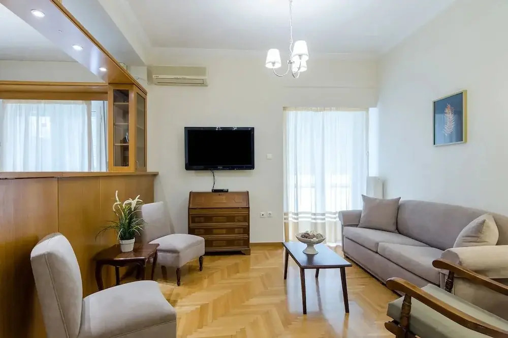 Classy 2 bedroom apartment near Acropolis & Metro