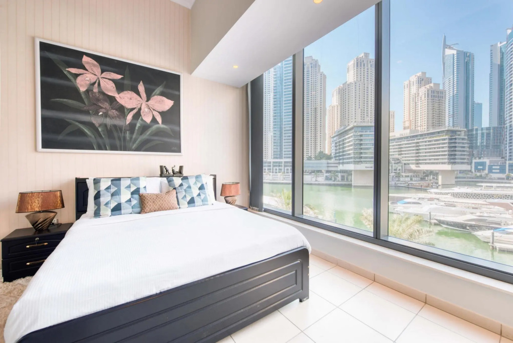 Luxury Apt w Private Jacuzzi Overlooking the Water