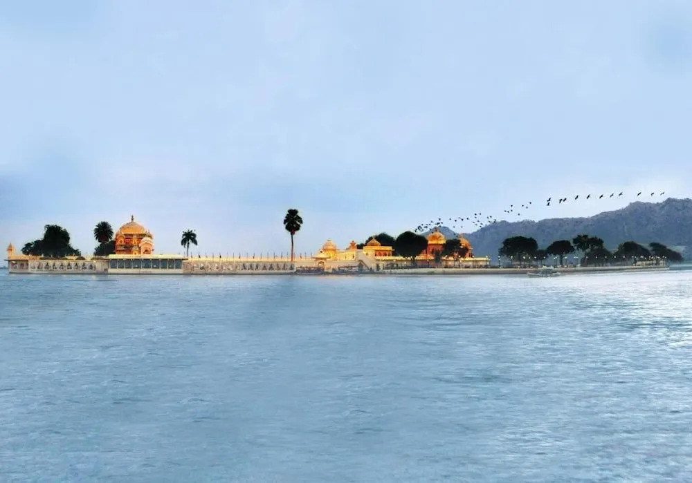Jagmandir Island Palace