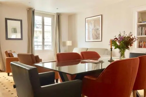 Marais Musée Picasso Luxury 3 Bedroom Apartment