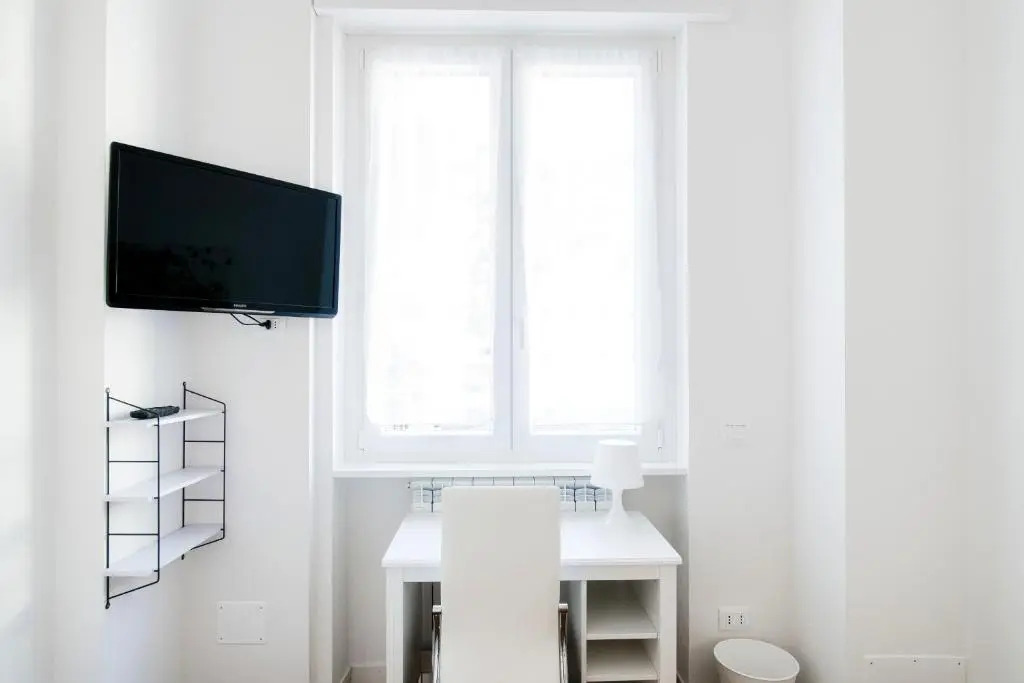 White Loft Como Center - By House Of Travelers