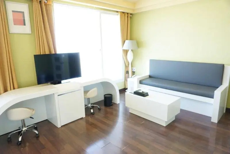 Pinebeach Hotel