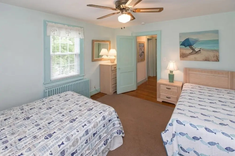 Sea Dog 5 Bedrooms 3 Bathrooms Home