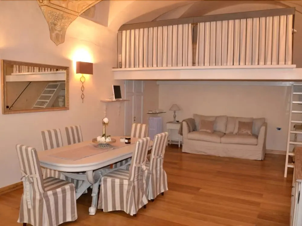 Mozza Suite 2