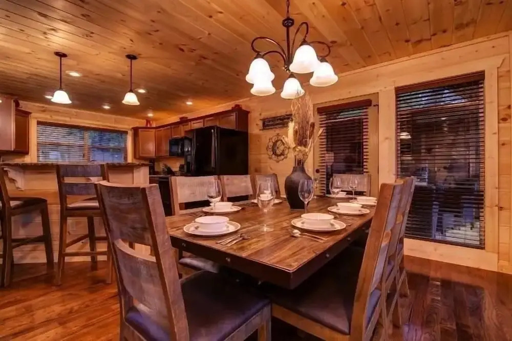 Lazy Bear Lodge 4 Bedrooms 4 Bathrooms Home