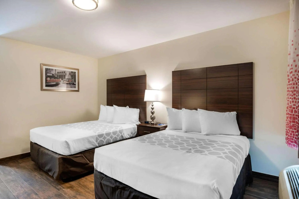 Downtown Hollywood Gardens Inn & Suites
