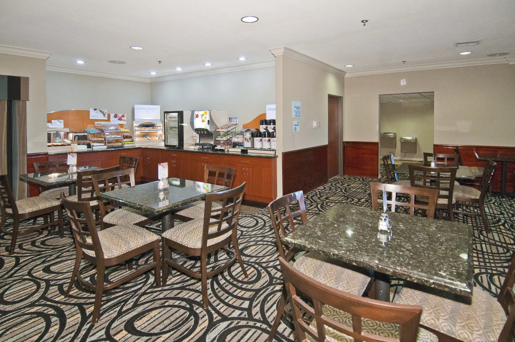 Holiday Inn Express Hotel and Suites Lake Charles by IHG