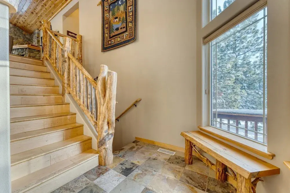 Cherry Hills Spacious Tahoe Cabin With Deck Fireplace Open Interiors