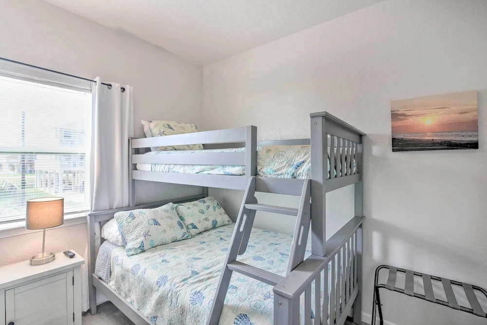Near Ocean: Surfside Beach Gem w/ Deck & Views!