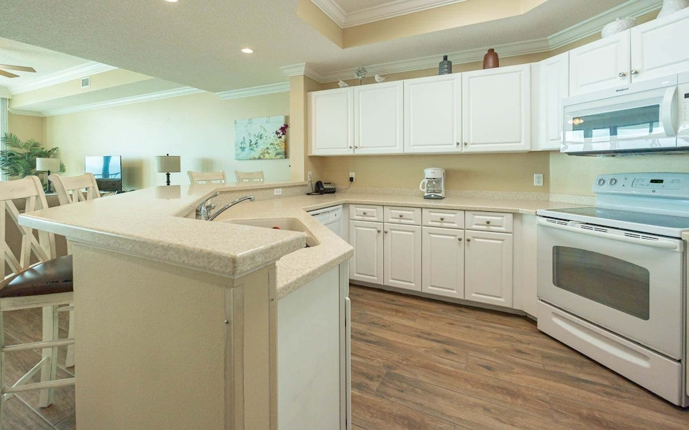 Phoenix West 2407 3 Bedroom Condo