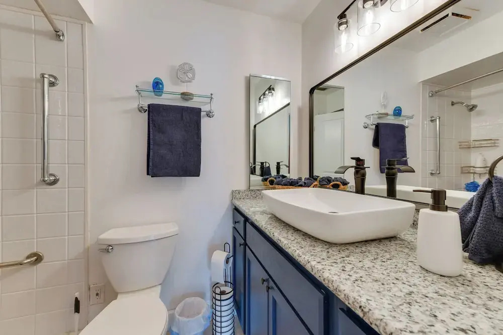 Family Friendly! Games! Waterfront North Port Home
