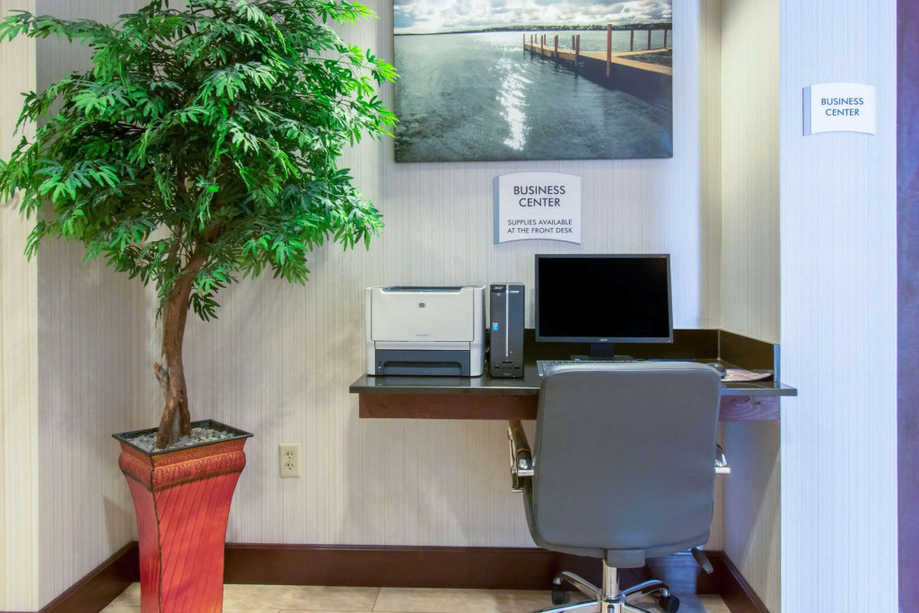 University Hotel & Suites Shippensburg, Trademark by Wyndham
