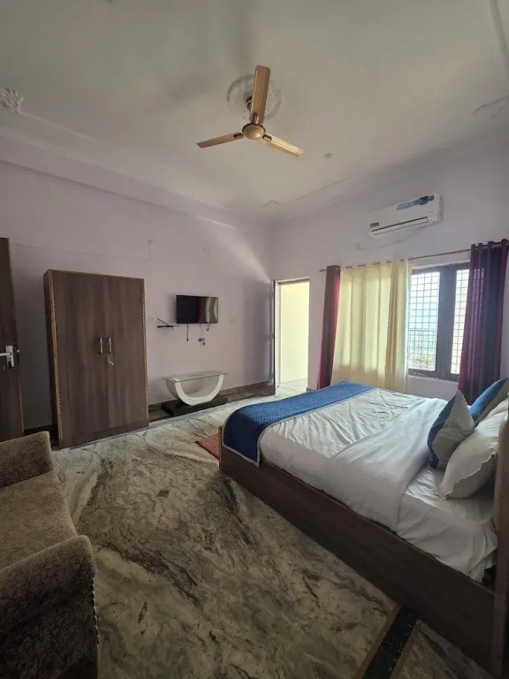 Siddhi Vinayak Hotel And Banquet