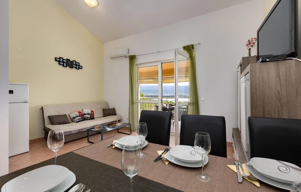 Nice Home in Cizici With Wifi and 2 Bedrooms
