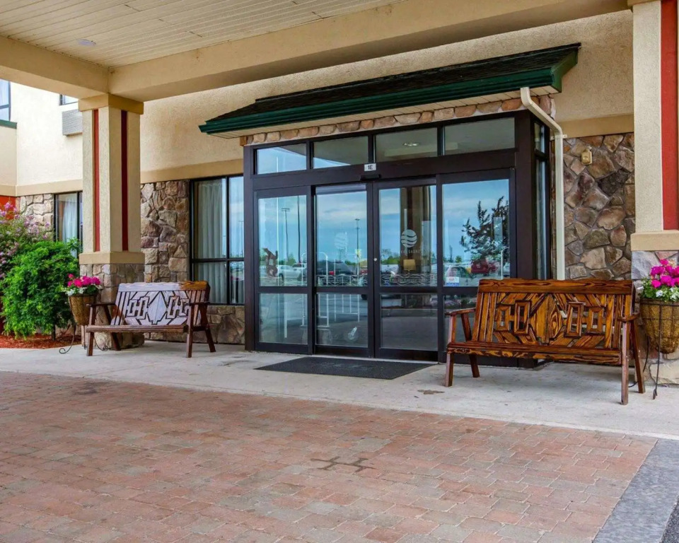 Comfort Inn & Suites adj to Akwesasne Mohawk Casino