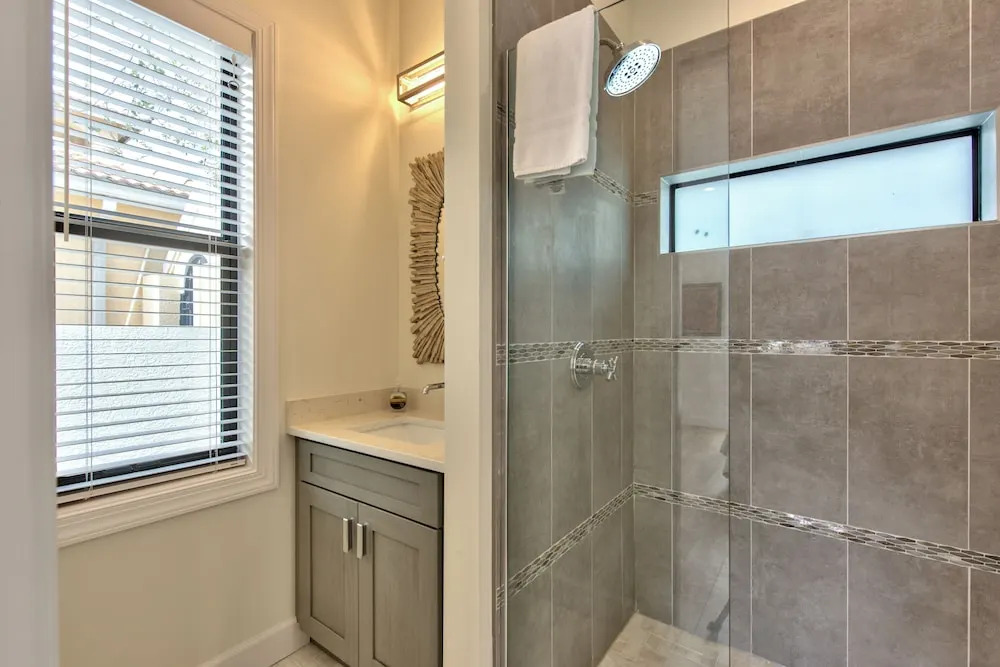 Sorrento Cabana: 1-Bedroom Cabana Near Vanderbilt Beach – Perfect for a Tranquil Beachside Escape