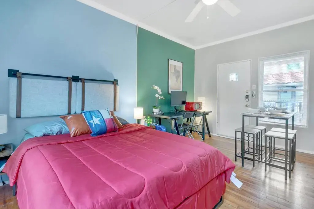 Upgraded Studio – Monte Vista Neighborhood, Parking And Bikes!