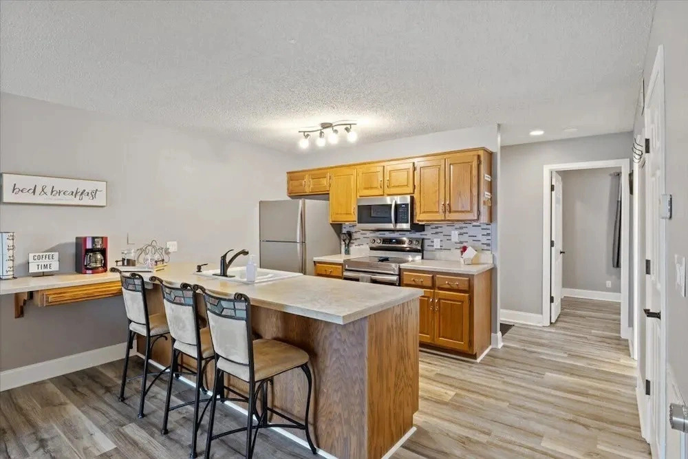 Happy Harbor Lakefront Condo