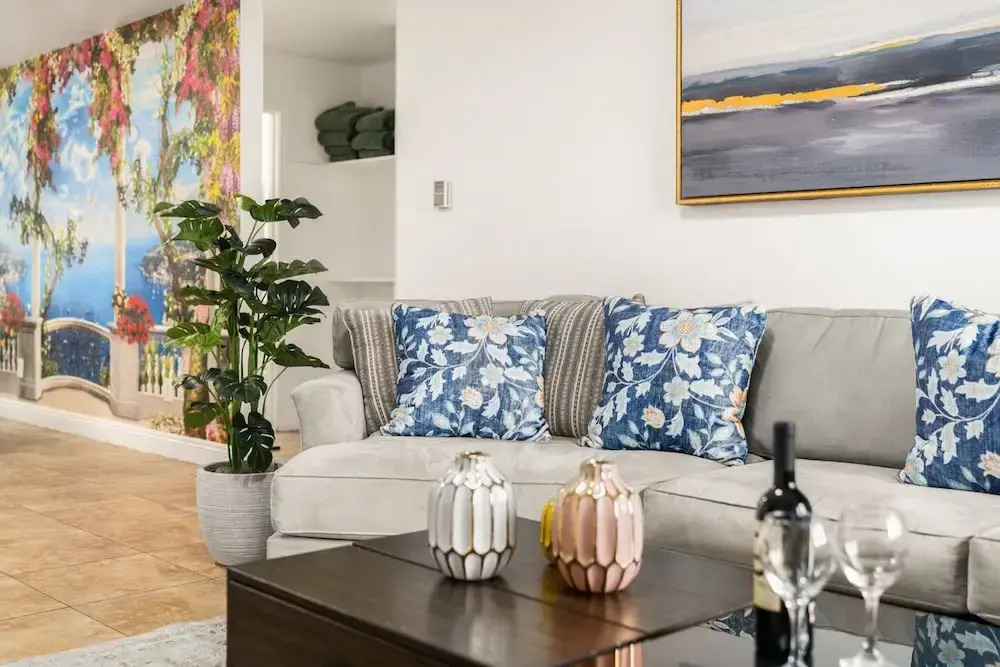 Lanzit Bnb - 35 Percent off June Low Fees