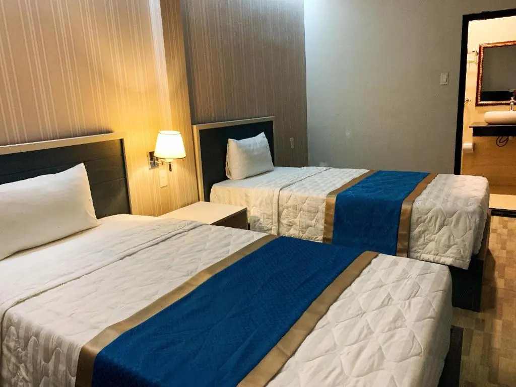 LION HOTEL