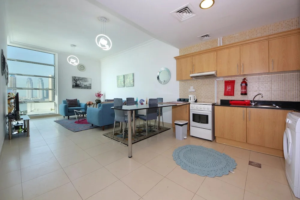 2 Bedroom Apartment in Mayfair Tower
