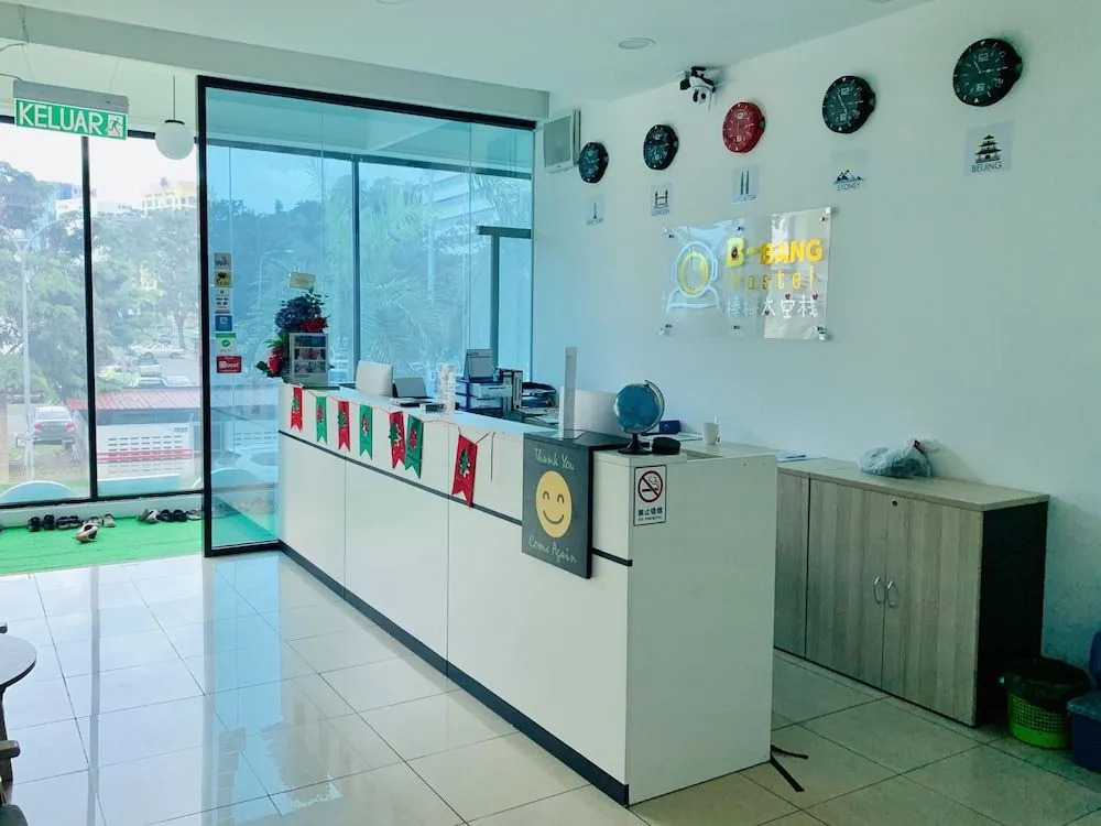 SPOT ON 89900 Jesselton Capsule Inn