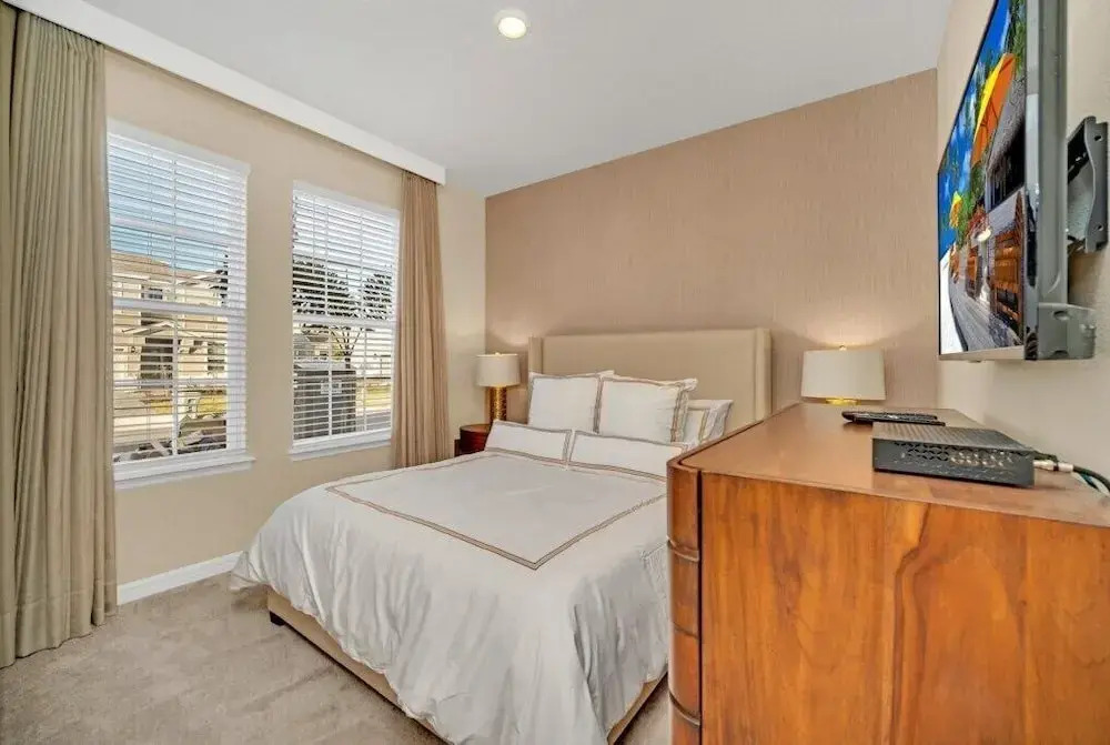 Phillips 8Bed Family Friendly Retreat