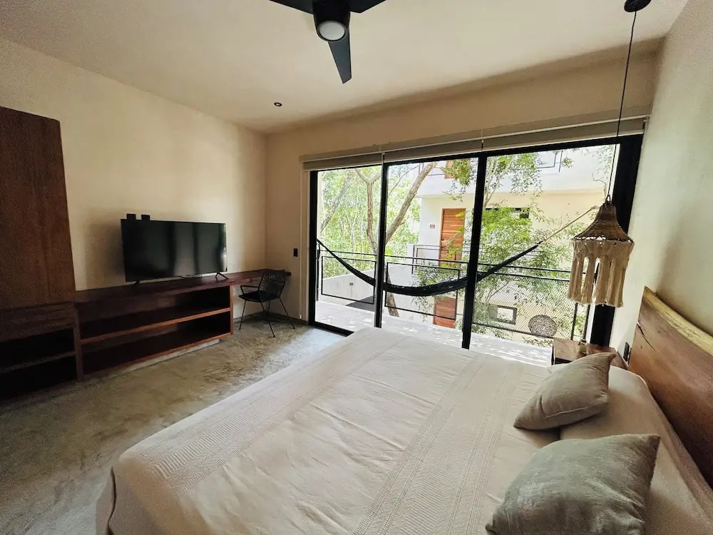 Jungle  Studio Balcony & Hammock S19