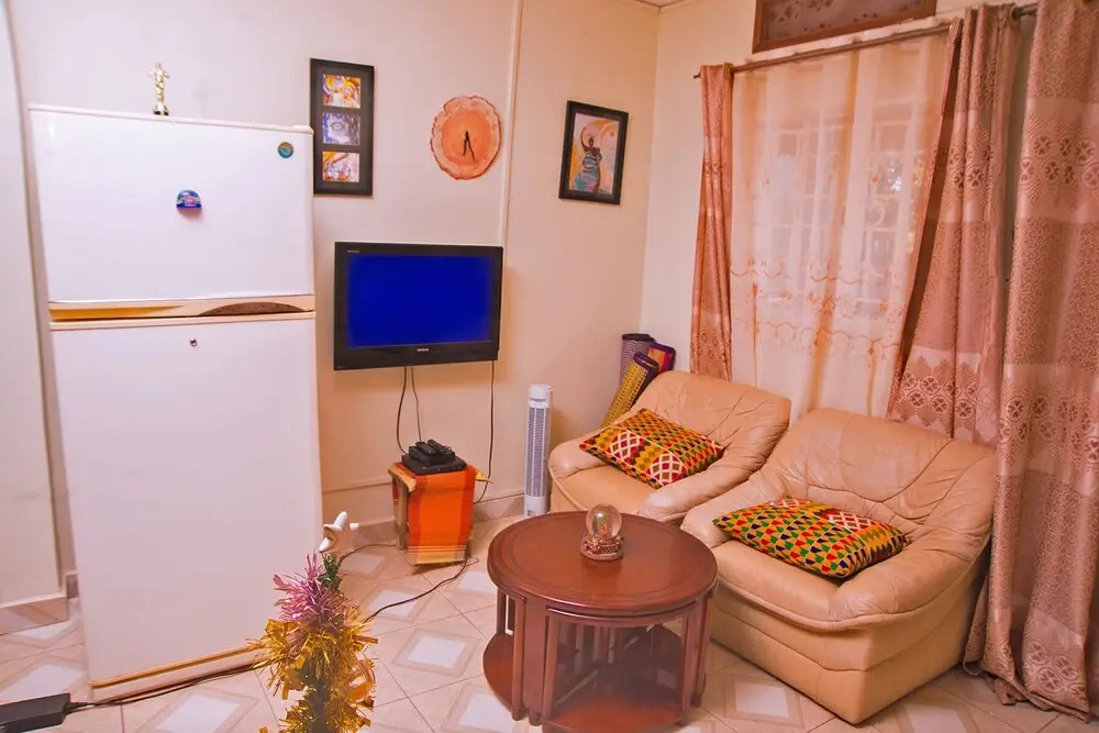 3 Bed House - Sleeps 8 Wifi Parking Pets