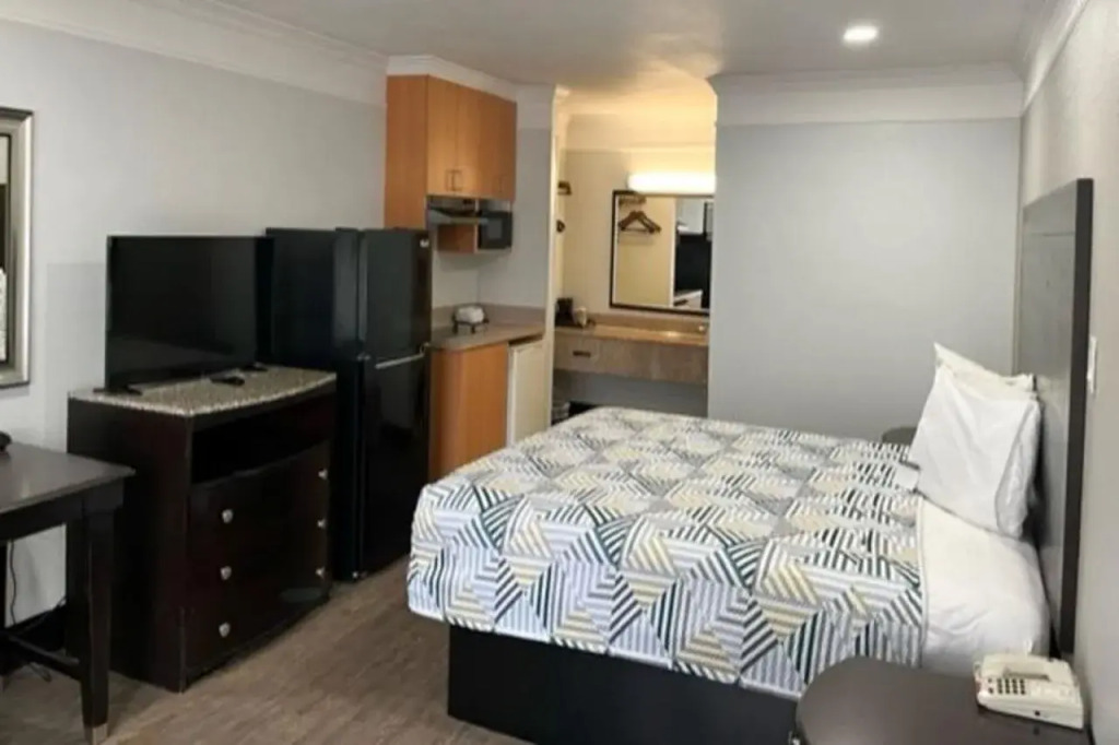 Studio 6 Suites Hinesville, GA