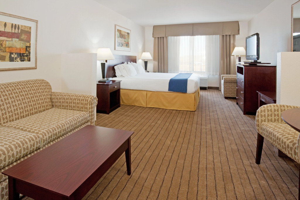 Holiday Inn Express & Suites Buffalo by IHG