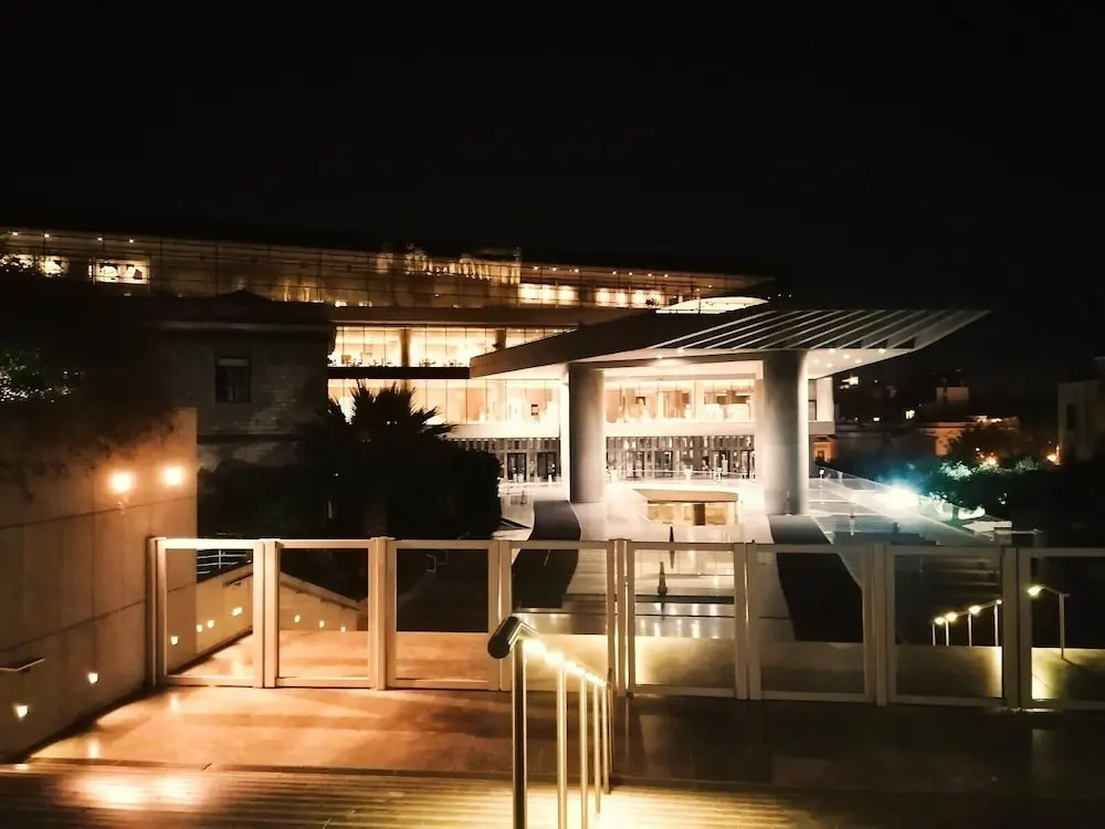 Acropolis Area Flat with Parthenon Views