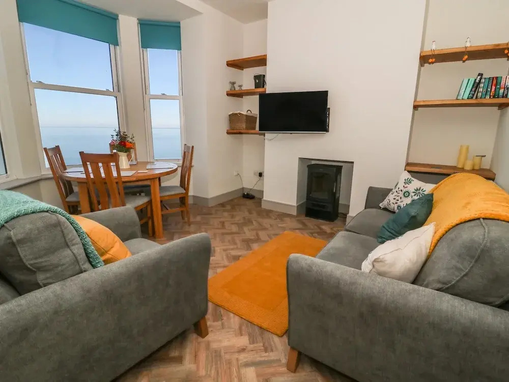 Apartment 6