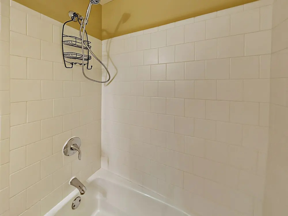 New Listing! 2 Amazing Units, Walk To Forsyth Park 4 Bedroom Duplex