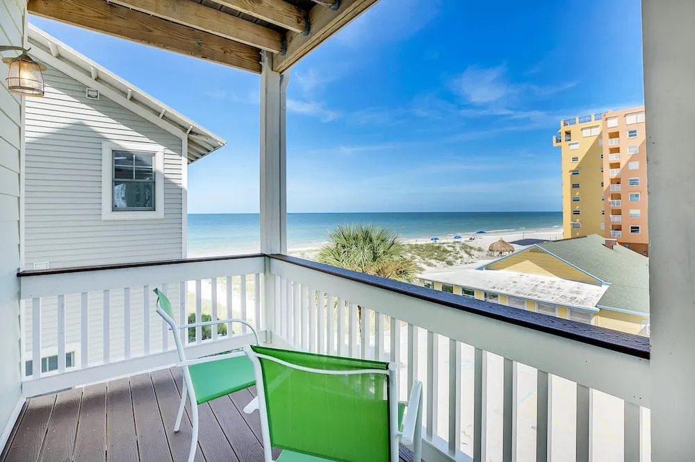 Contemporary 3br/3.5ba W/ Gulf View, Walk To Beach 3 Bedroom Home