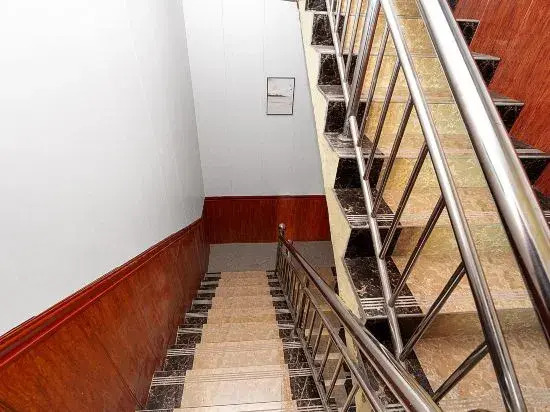 Ruifeng Business Hotel