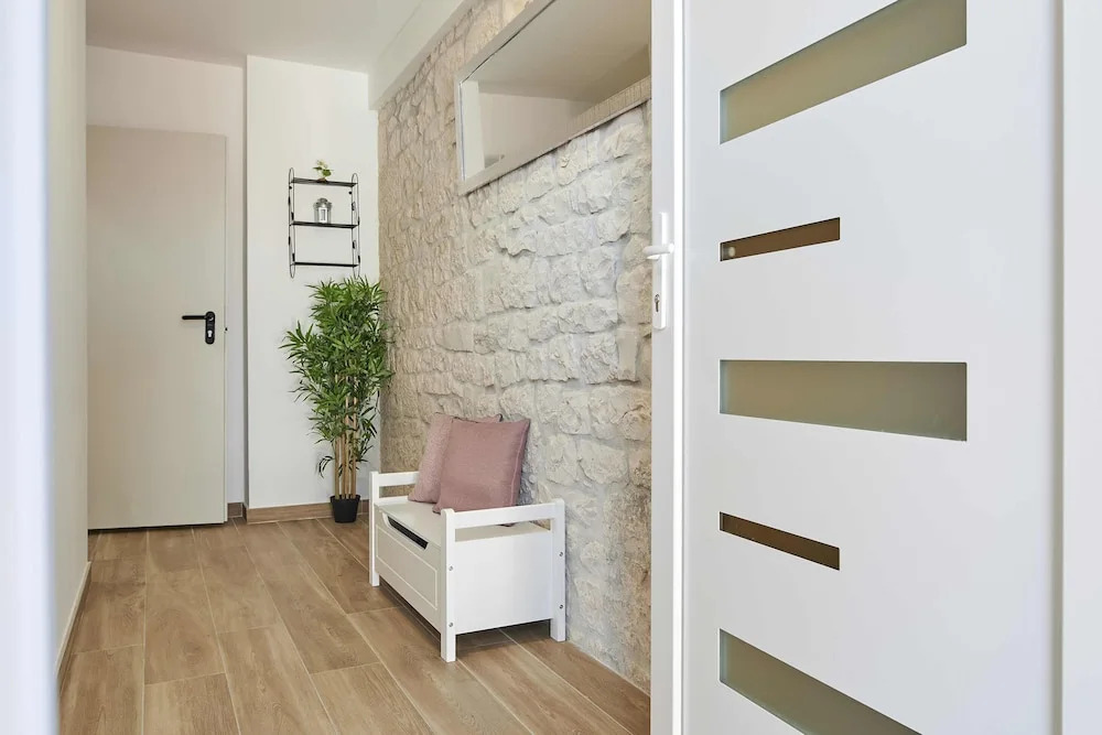 Apartments & Rooms Žaja