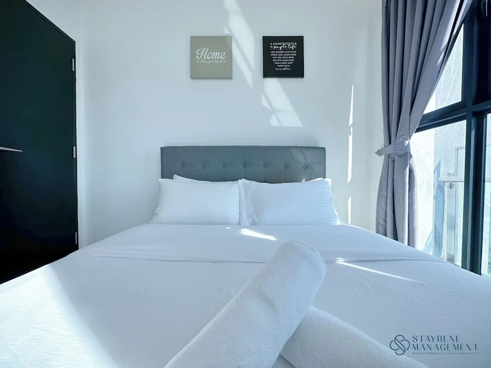 Almas Suites by RR JBcity