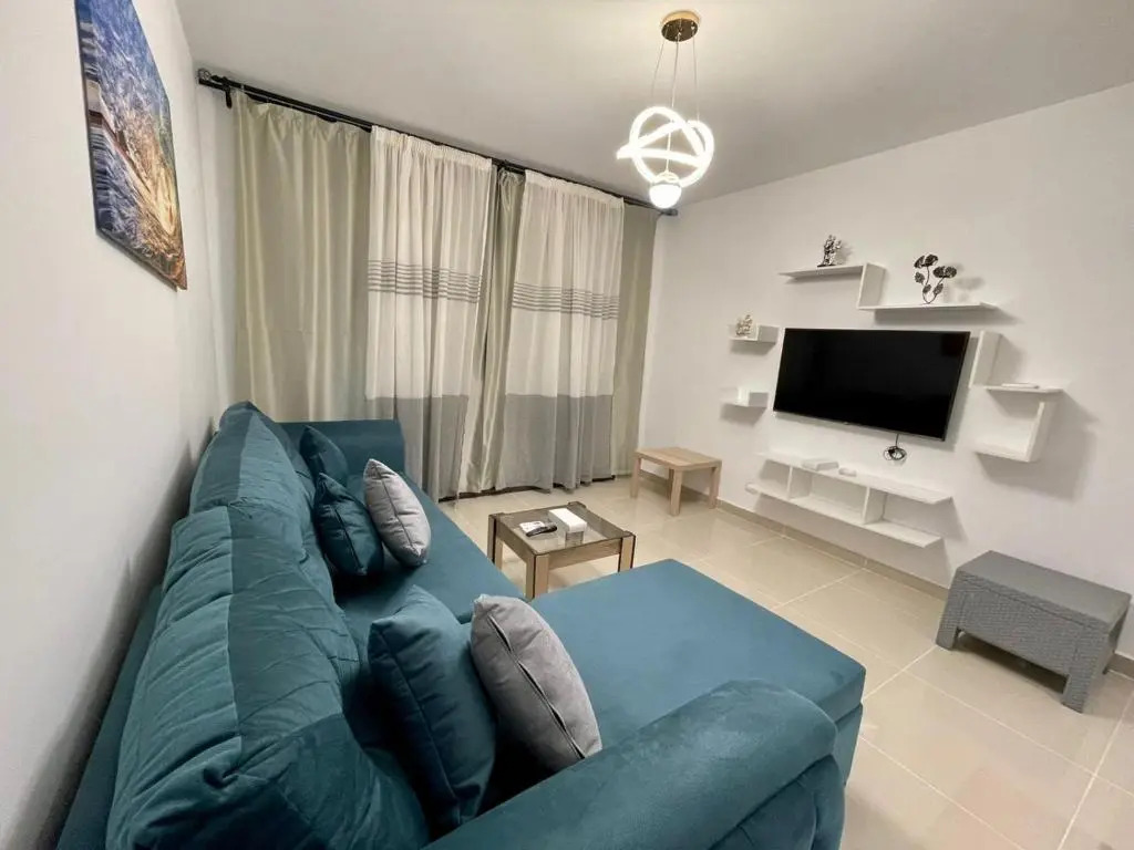 G Cribs 2 Br Sharing Pool (Adults Only)
