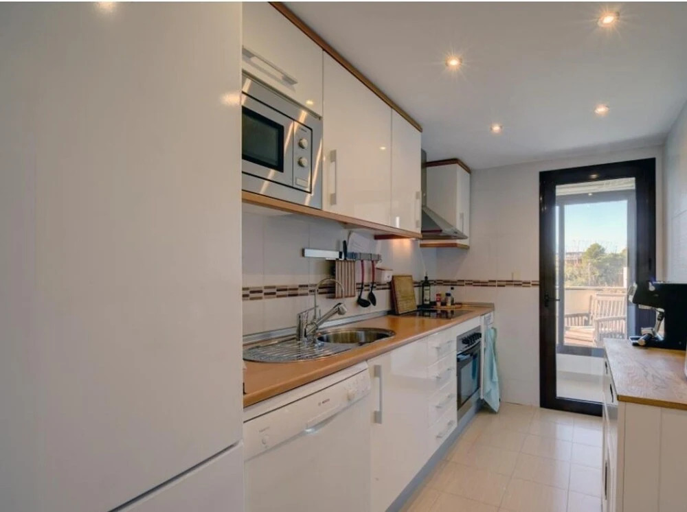 Apartment with 3 Bedrooms in Estepona, with Wonderful Mountain View, Shared Pool, Furnished Terrace - 2 Km From the Beach