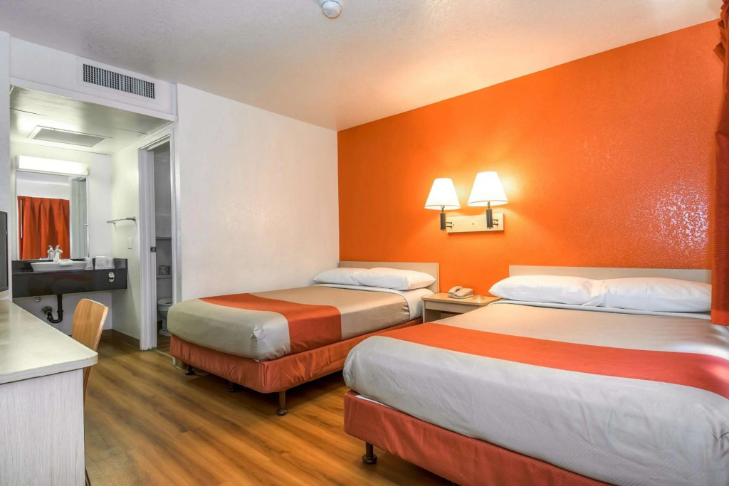 Motel 6-Corona, CA