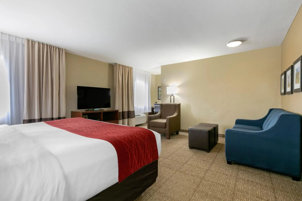 Comfort Inn & Suites Near University of Wyoming