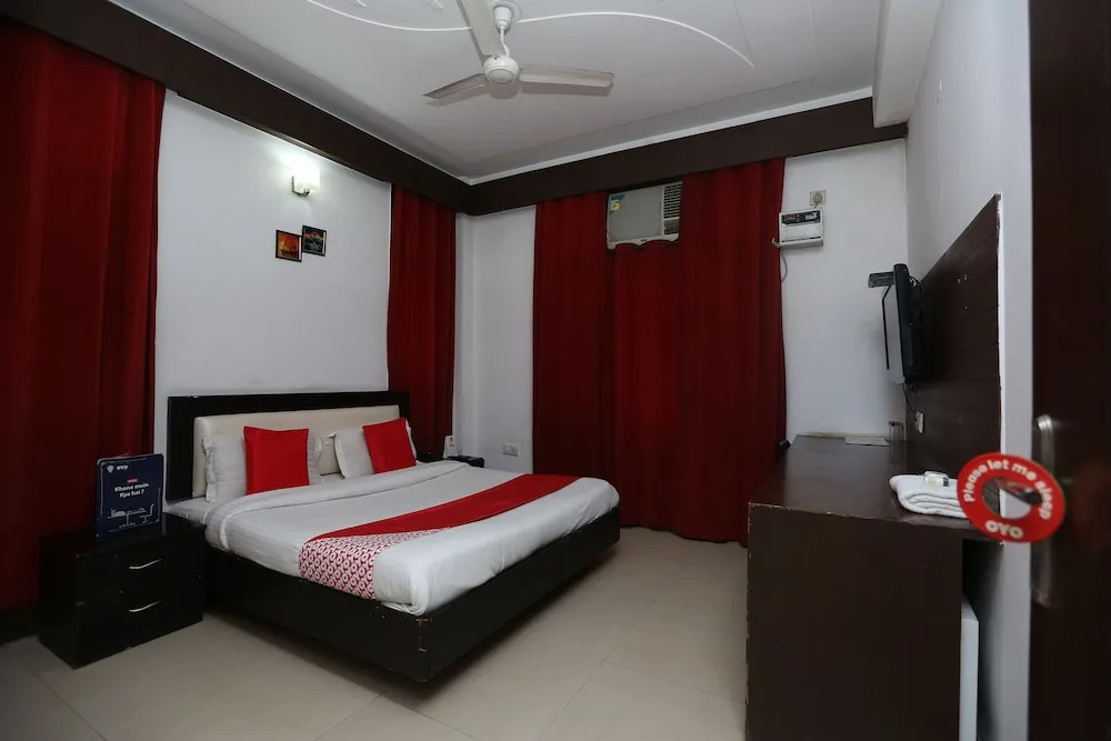 OYO 22311 Corple Stays