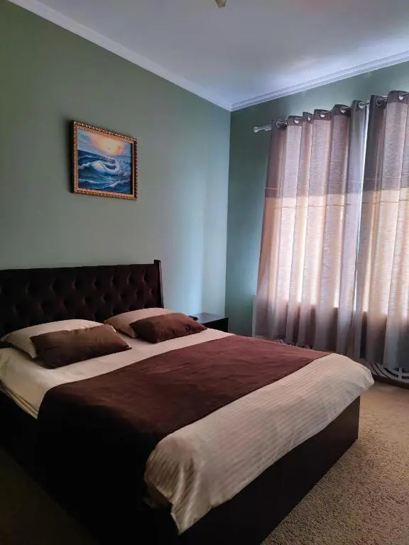 GUEST HOUSE "Rohat Lux"