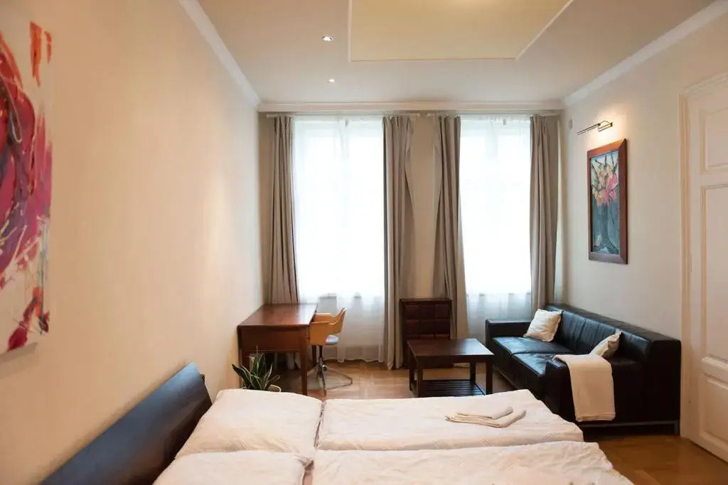 velký apartmán (145m2), v historickom centre Bratislavy na pešej zóne