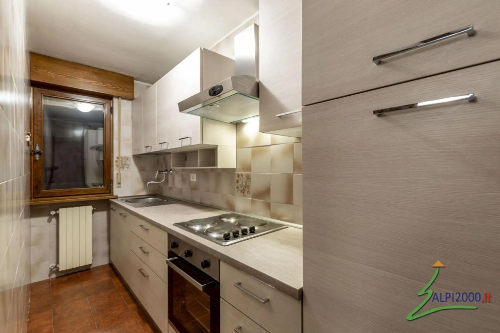 Enrico: large three room apartment. (022036-AT-907442)-369 ENRICO