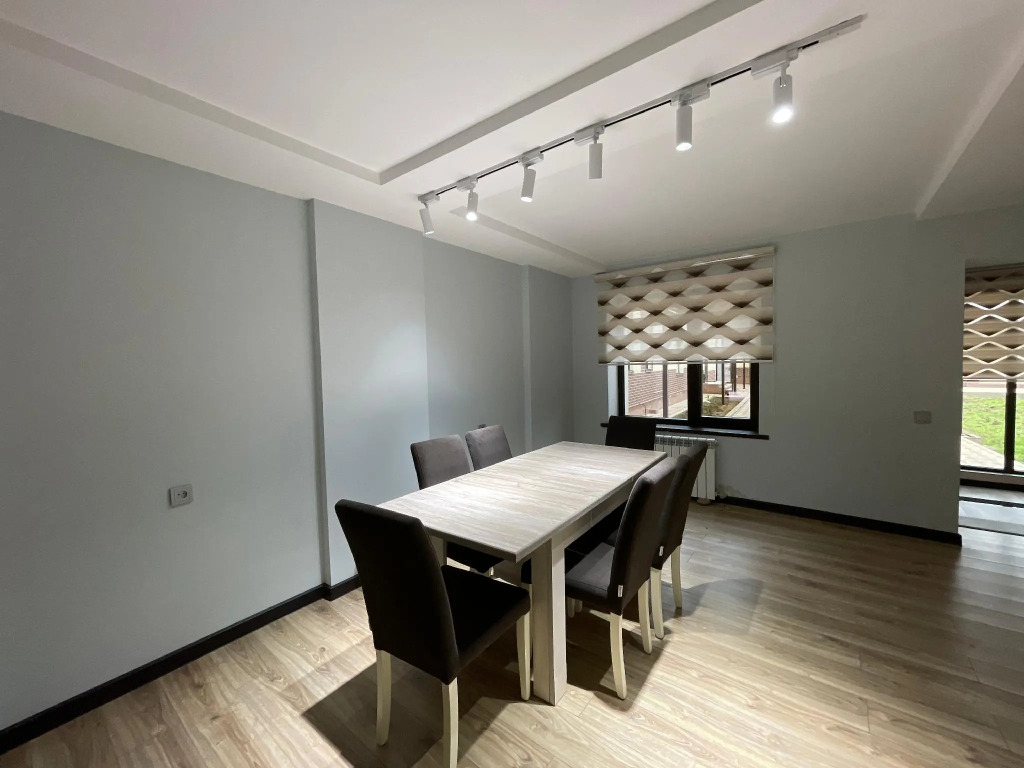 Elite House