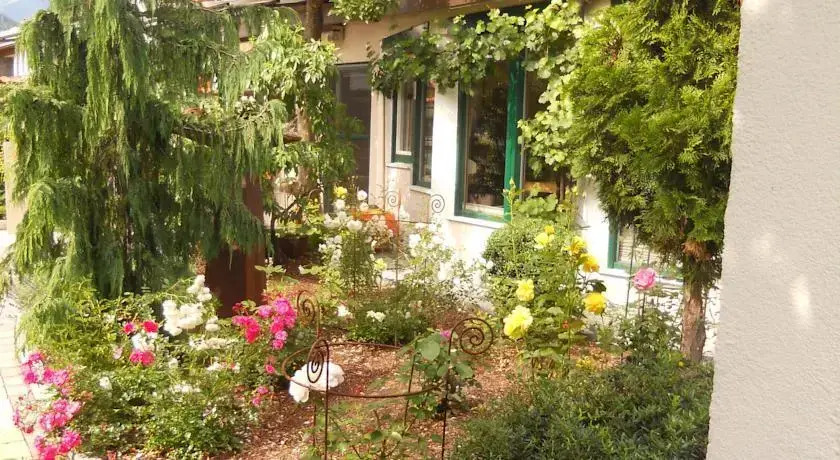 Haus Garten Lutz