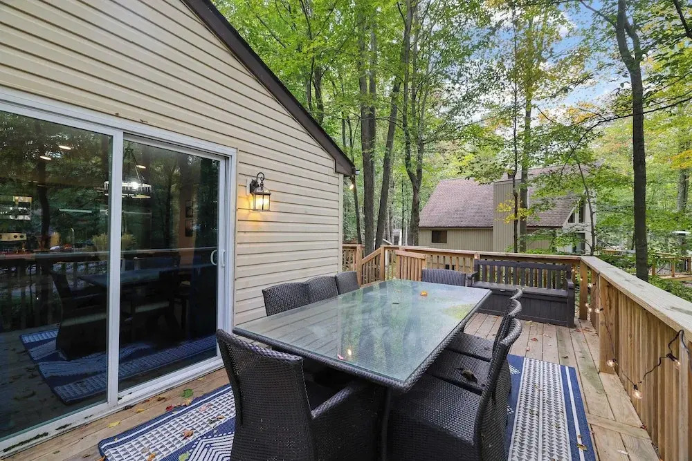 Moshannon Tree-lined Pocono Retreat w/ Hot Tub, Firepit & Pool Table