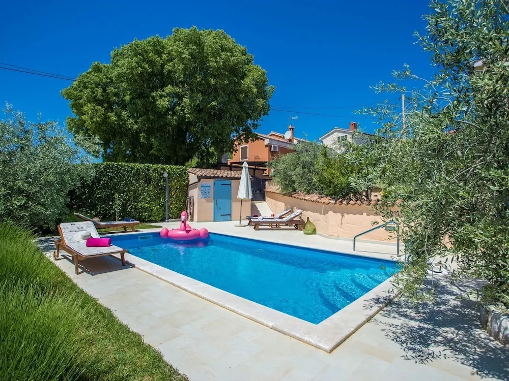 Beautiful Holiday Home in Dracevac With Terrace
